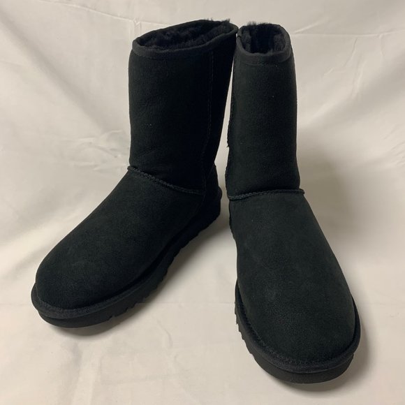 UGG Classic Women Short Boot Black - Picture 3 of 3